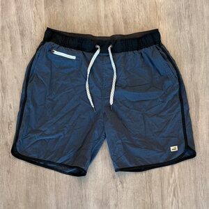 Vuori Banks Shorts Navy 7’